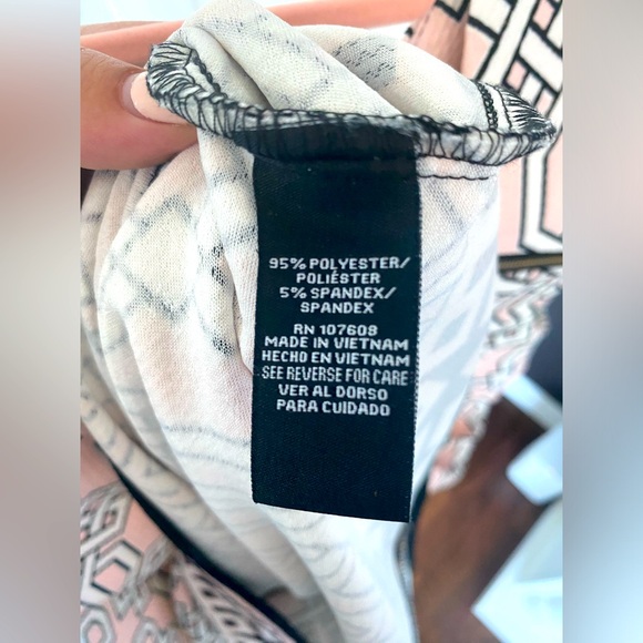 Geometric Printed Sheath Dress - Picture 8 of 8